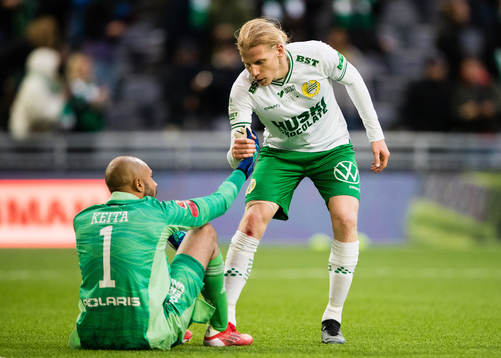 Östersunds målvakt Aly Keita och Hammarbys Gustav
