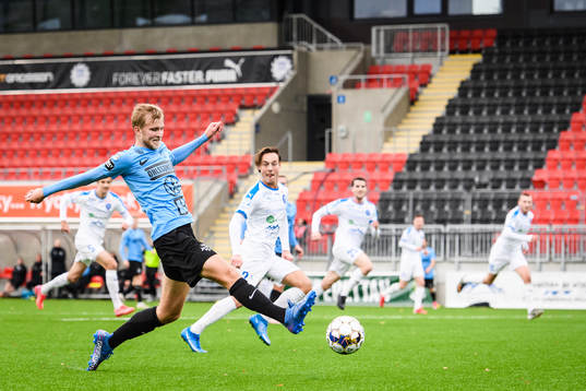 Landskronas Johan Rapp sträcker sig