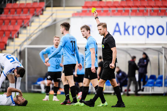 Landskronas Filip Olsson får gult kort