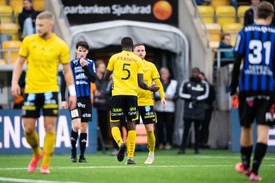Elfsborgs Maudo Lamine Jarjué lämnar planen
