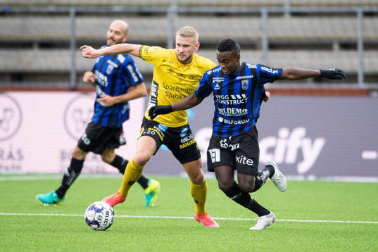Elfsborgs Simon Strand och Sirius Nahom Girmai Netabay