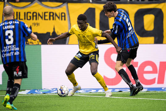 Elfsborgs Marokhy Ndione och Sirius Jamie Roche