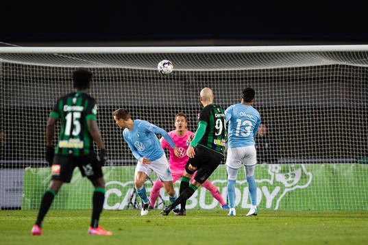 Varbergs Robin Simovic gör 1-0