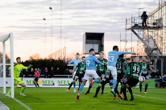 Kamp om bollen