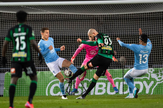Robin Simovic gör 1-0