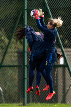 Goalkeepers Zecira Musovic and Jennifer Falk of the Swedish