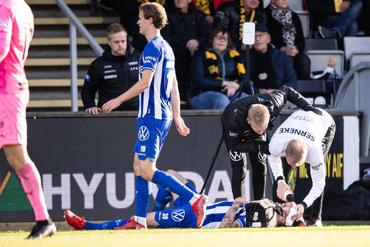 IFK Göteborgs Mattias Bjärsmyr har ont