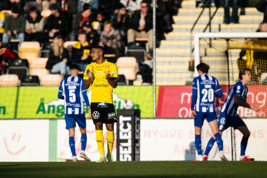 Mjällbys Amin Sarr jublar