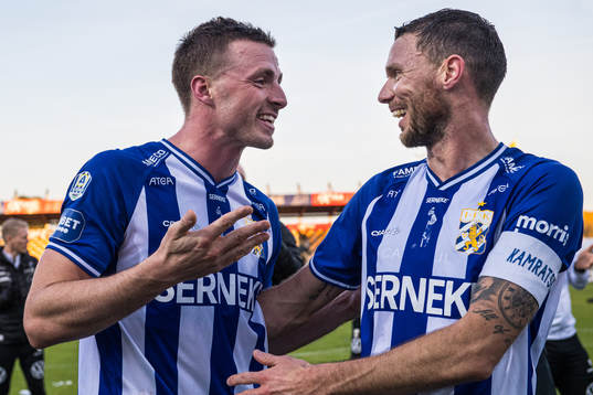IFK Göteborgs Calle Johansson och Marcus Berg  jublar