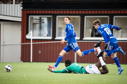 Brages Adil Titi och Sundsvalls Jesper Carström