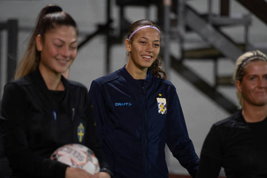 IFK Göteborgs  lagkapten Malva Larsson innan