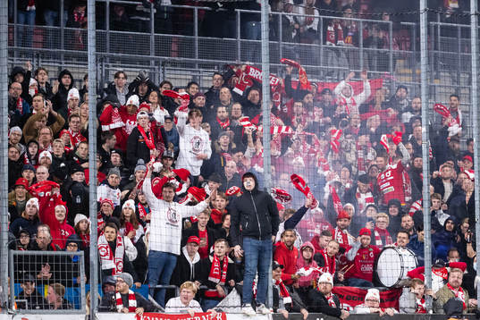 Degerfors supportrar jublar