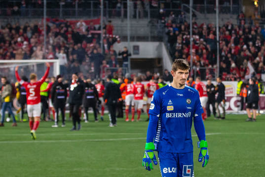 Örebros målvakt Bobby Allain deppar