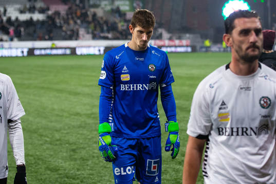 Örebros målvakt Bobby Allain deppar