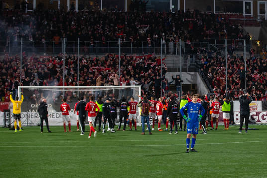 Örebros målvakt Bobby Allain deppar
