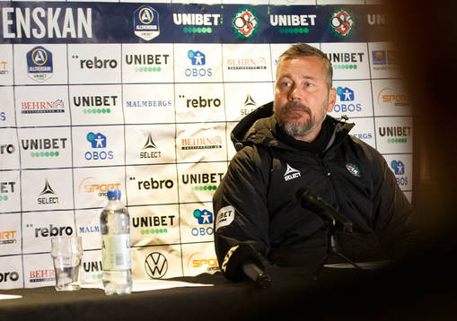 Örebros tränare Marcus Lantz på presskonferensen