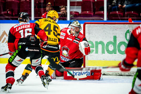 Skellefteås Oscar Möller gör 1-2 på Malmö Redhawks