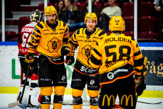 Skellefteås Oscar Möller jublar