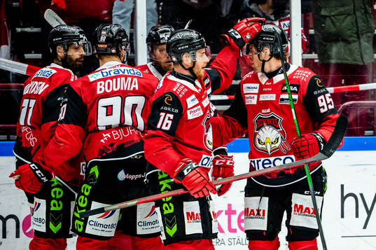 Malmö Redhawks Carl Persson jublar