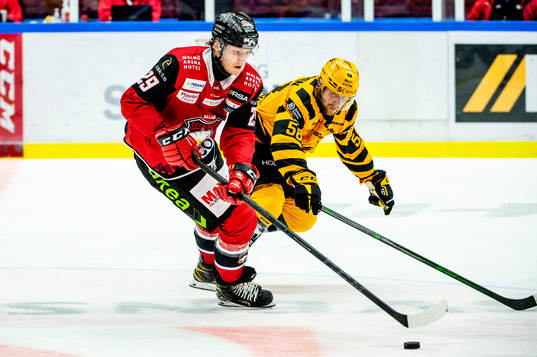 Malmö Redhawks Eric Engstrand mot Skellefteås Oskar