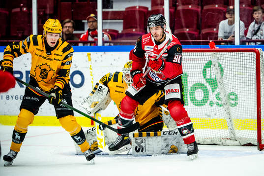 Malmö Redhawks Lance Bouma mot Skellefteås Adam Wilsby