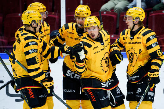 Skellefteås Jayce Hawryluk jublar