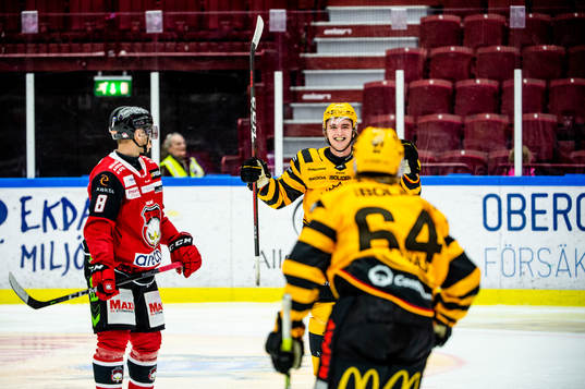 Skellefteås Elias Stenman jublar