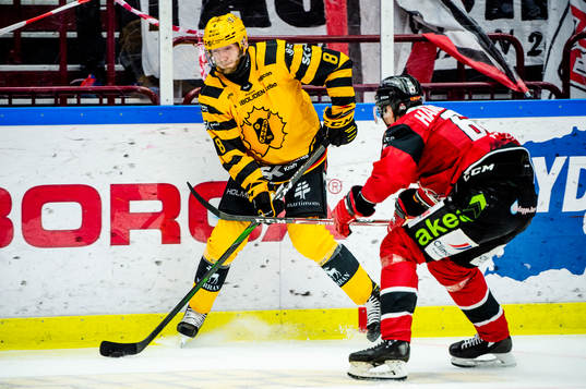 Skellefteås Petter Granberg mot Malmö Redhawks Fredrik
