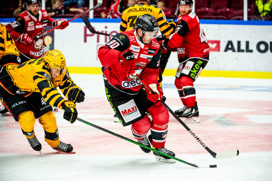 Malmö Redhawks Lance Bouma mot Skellefteås Linus