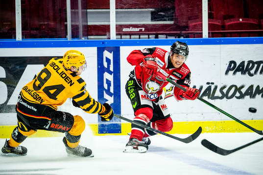 Malmö Redhawks Christoffer Forsberg mot Skellefteås Linus