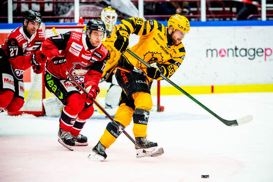 Skellefteås Oskar Nilsson mot Malmö Redhawks Pathrik