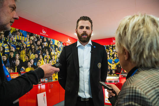 Damkronornas förbundskapten Ulf Lundberg