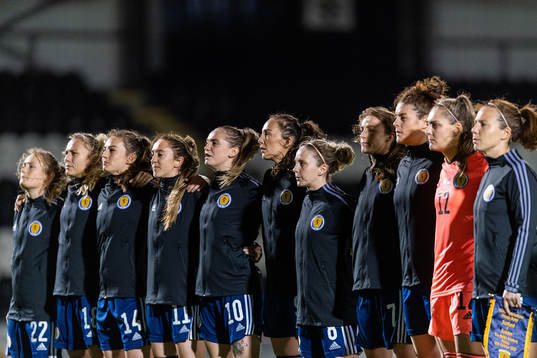 Lucy Graham of Scotland with tema mates
