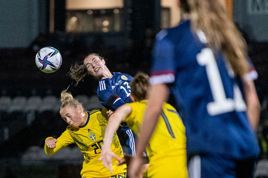 Hanna Bennison of Sweden and Jane Ross of Scotland