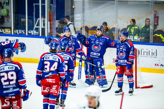 Oskarshamns Jonas Engström, målvakt Tim Juel samt Brian