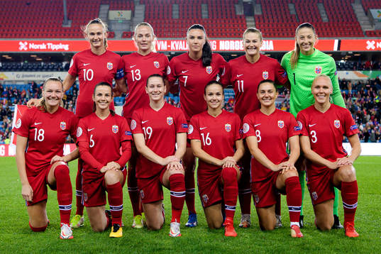 The starting eleven of Norway pose for a team photo