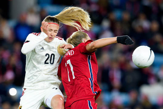Julie Biesmans of Belgium and Lisa-Marie Karlseng Utland of