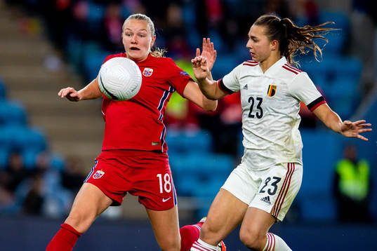 Frida Maanum of Norway and Jody Vangheluwe of Belgium