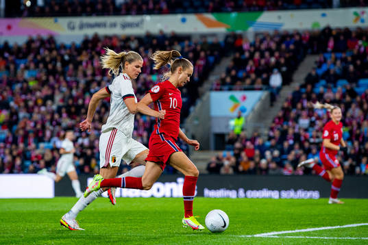 Justine Vanhaevermaet of Belgium and Caroline Graham Hansen