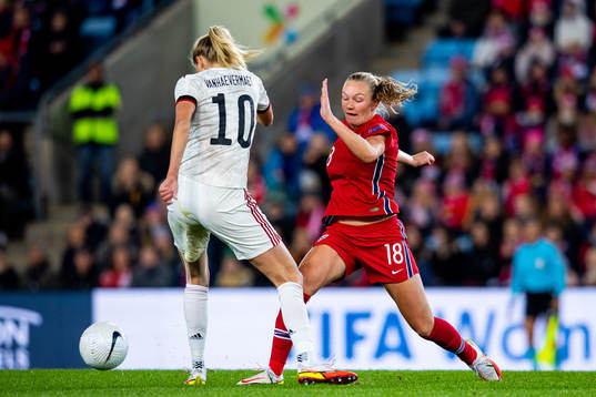 Justine Vanhaevermaet of Belgium and Frida Maanum of Norway