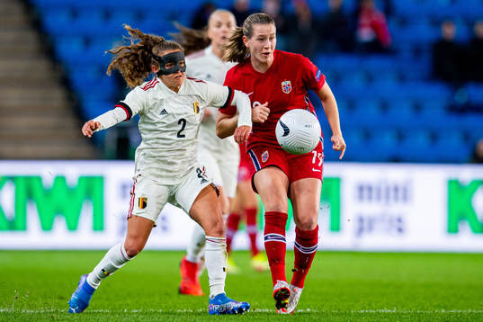 Davina Philtjens of Belgium and Elisabeth Terland of Norway