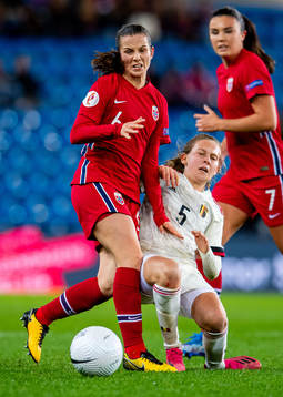 Tuva Hansen of Norway and Jarne Teulings of Belgium