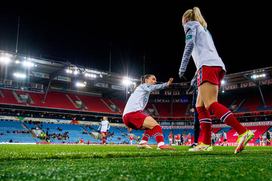 Vilde Bøe Risa and Guro Bergsvand of Norway