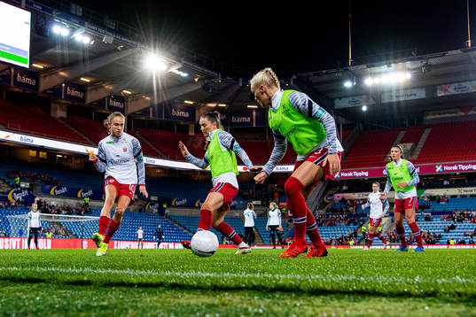 Caroline Graham Hansen, Vilde Bøe Risa and Maria