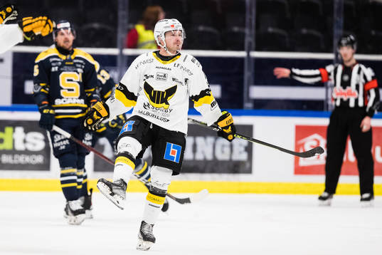 Västerås Anton Svensson jublar