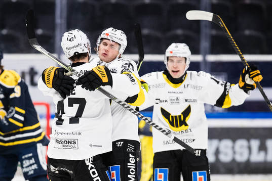 Västerås Logan Roe jublar