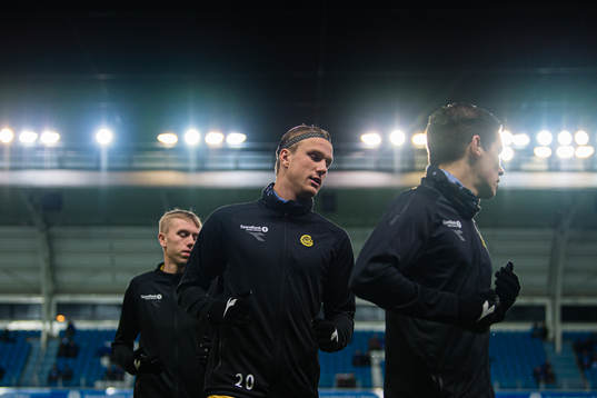 Erik Botheim of Bodø/Glimt warms up