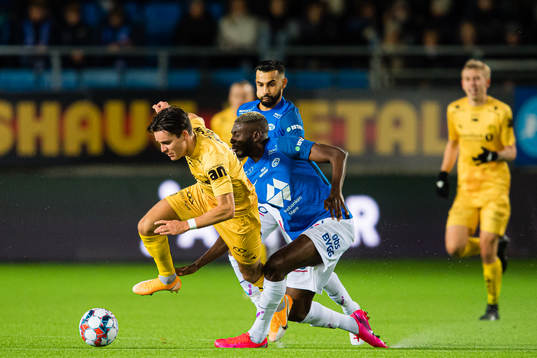 Hugo Vegard Vetlesen of Bodø/Glimt and Sheriff Sinyan of