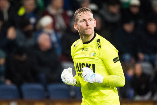 Hammarbys målvakt David Ousted jublar