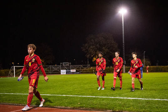 Belgiens Tibe De Vlieger, Steeven Assengue Essola, Lucas